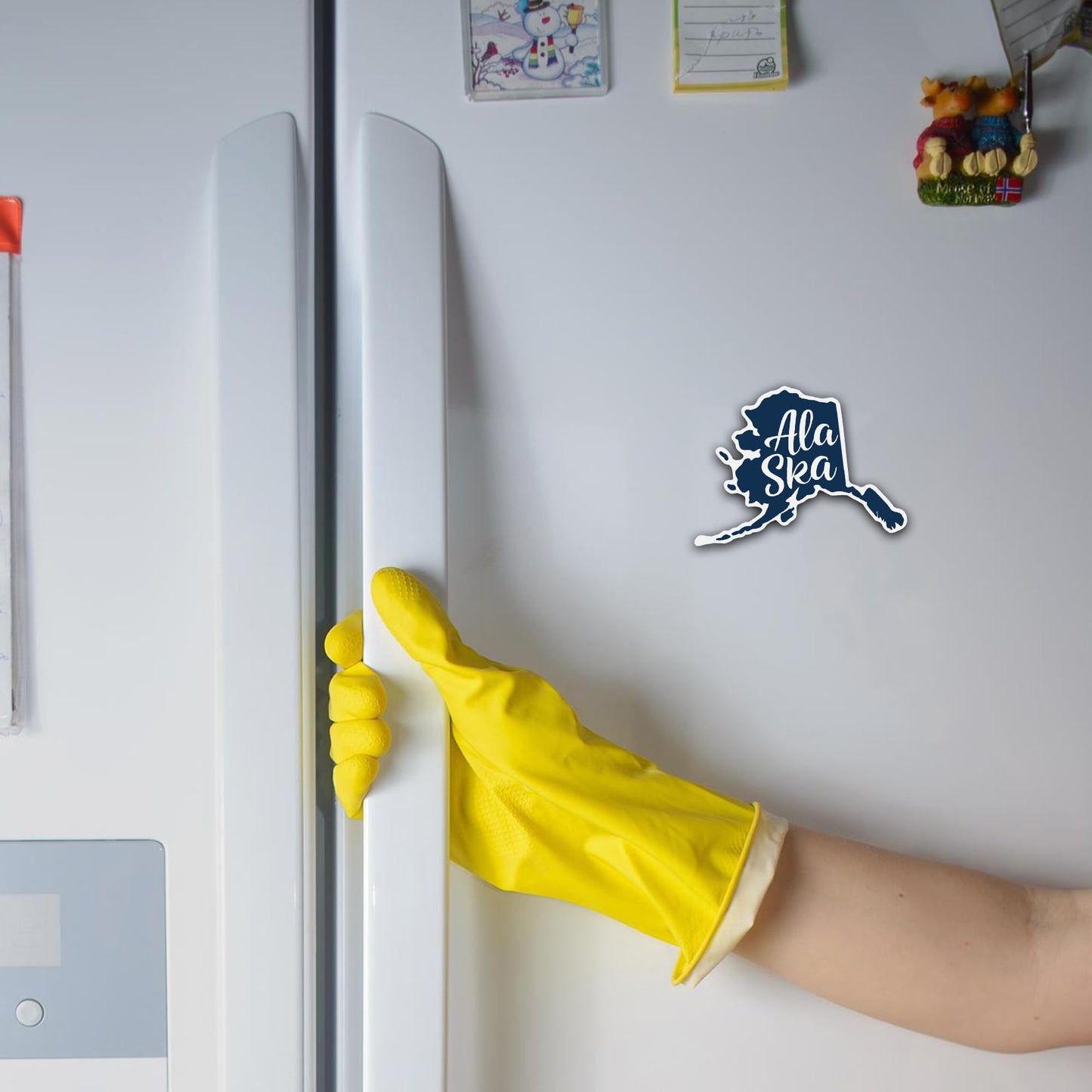 Magnet Me Up Alaska State Magnet - 5x4 Inches, Collectible US State Shape Fridge Magnet, Durable Full-Color UV Vinyl, Travel Souvenir Magnetic Decal, Made in The USA, Decor Gift