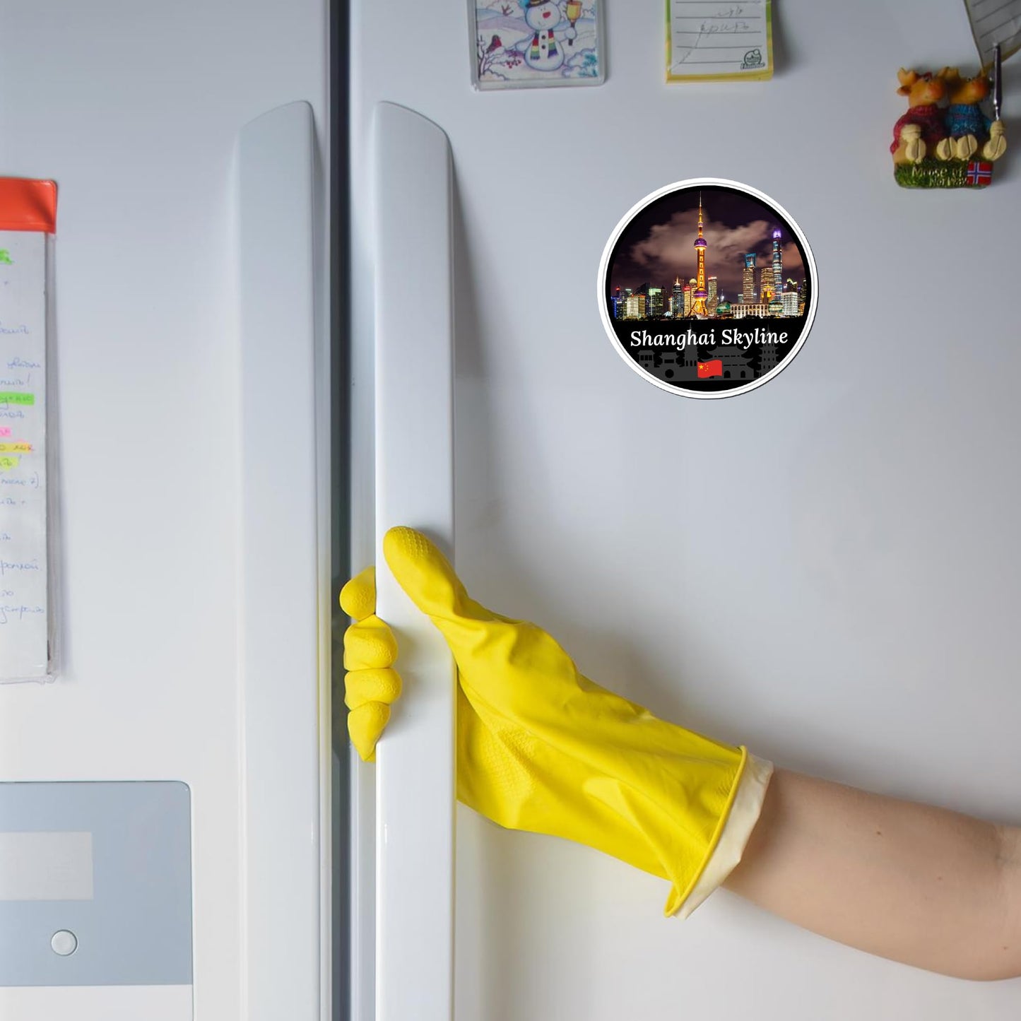 Magnet Me Up Shanghai Skyline Magnet Decal - 5" Round, Modern Chinese Cityscape Souvenir, Night View of Pudong, Automotive Magnet for Car, Truck, Or Any Magnetic Surface, Made in The USA