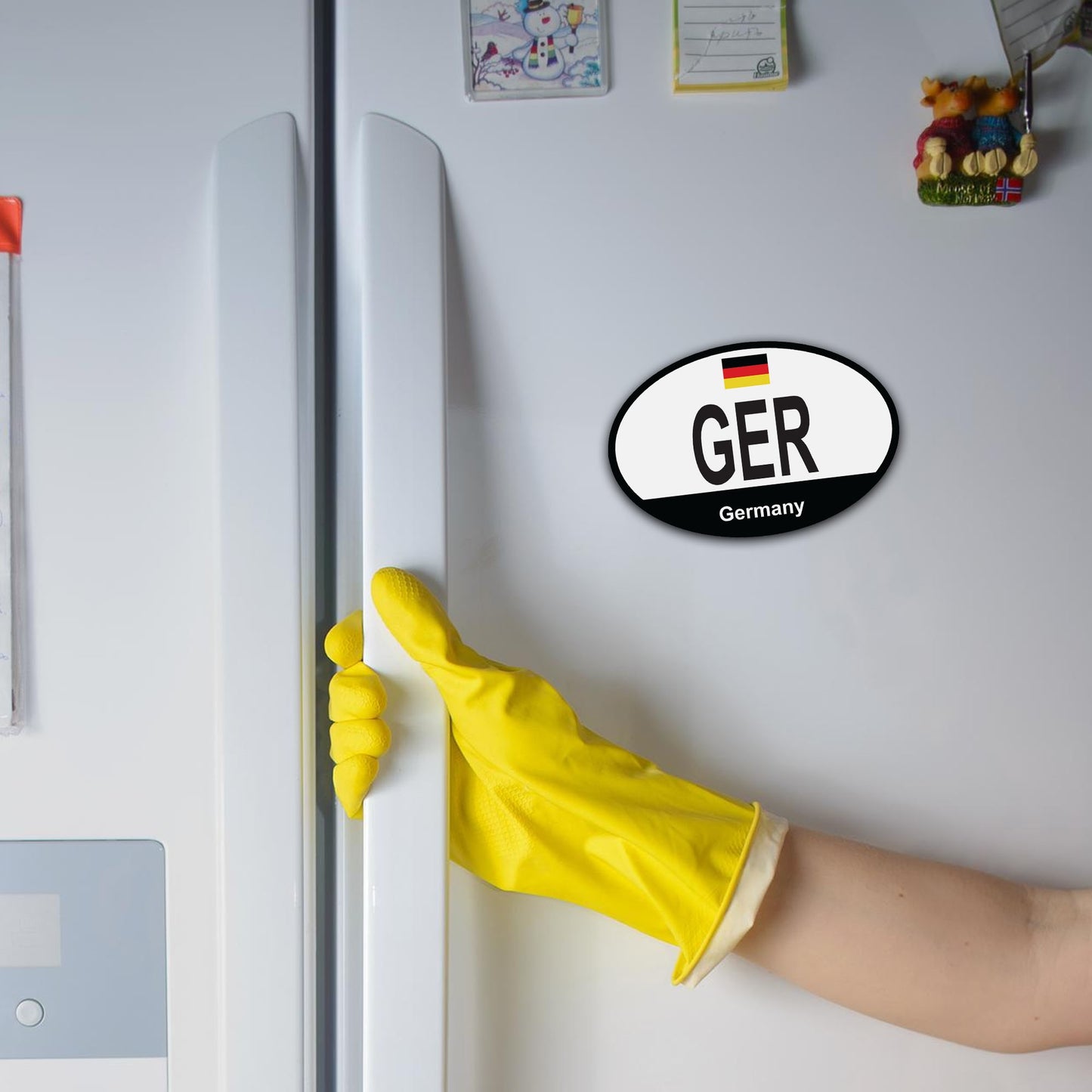 Magnet Me Up GER Germany Country Code Car Magnet Decal, 4x6 Inches Oval, Euro Souvenir Magnet, Historic Landmarks, German Flag