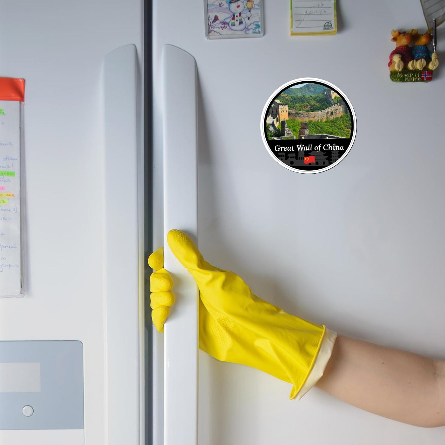 Magnet Me Up Great Wall of China Magnet Decal - 5" Round, Iconic Chinese Landmark Souvenir, Bold Historical Design, Automotive Magnet for Car, Truck, Or Any Magnetic Surface, Made in The USA