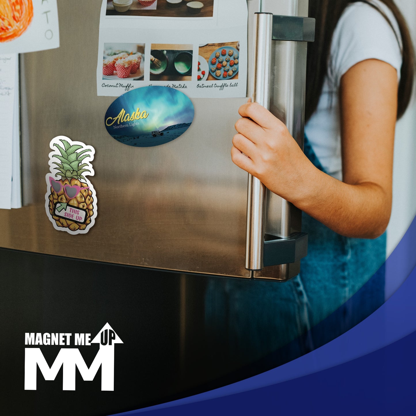 Magnet Me Up Alaska Northern Lights Magnetic Decal- 4x6 Oval Blue Aurora Car Magnet, Travel Souvenir Bumper Magnet for Vehicles, Fridge or Locker - Durable UV Printed Vinyl, Made in USA